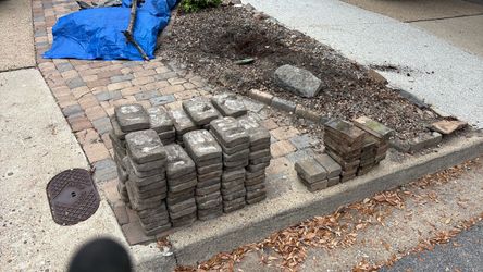 Concrete Landscape Pavers / Retaining Blocks