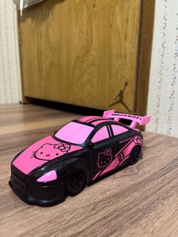 Hello kitty car