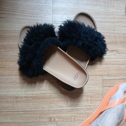 UGG DIANE WISP SLIDES!!