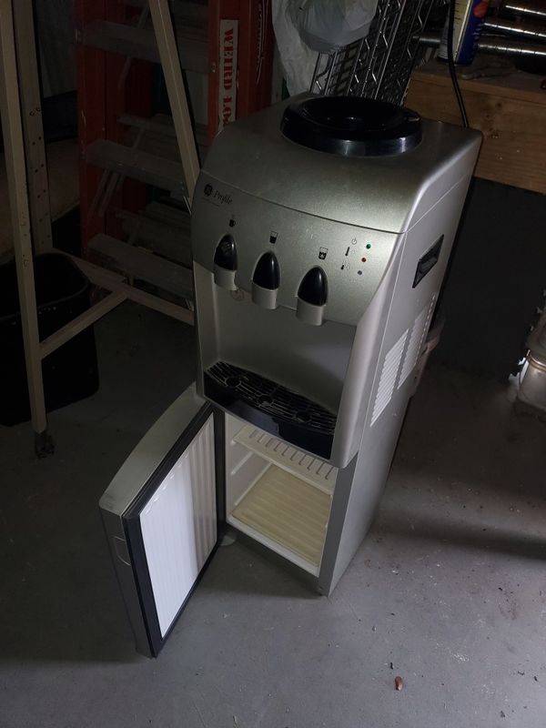 GE Hot & Cold Water Dispenser with Mini Fridge Home or Office for Sale