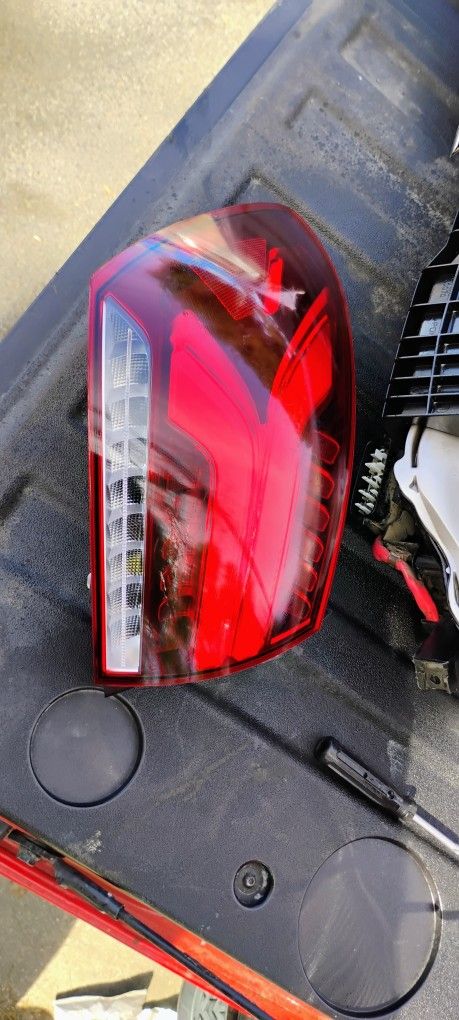 2020 Mercedes Benz A35 A220 Taillight  Parts 