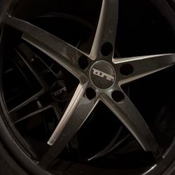 Dodge Tires And Wheels 235/55R18