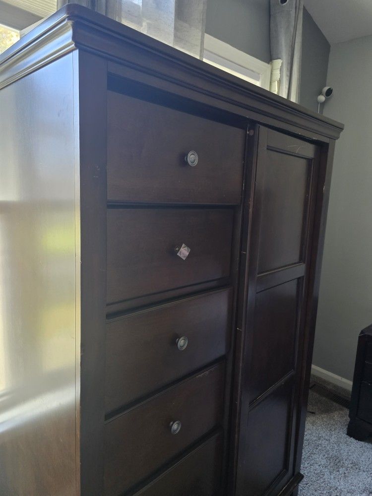 Bedroom Dresser 