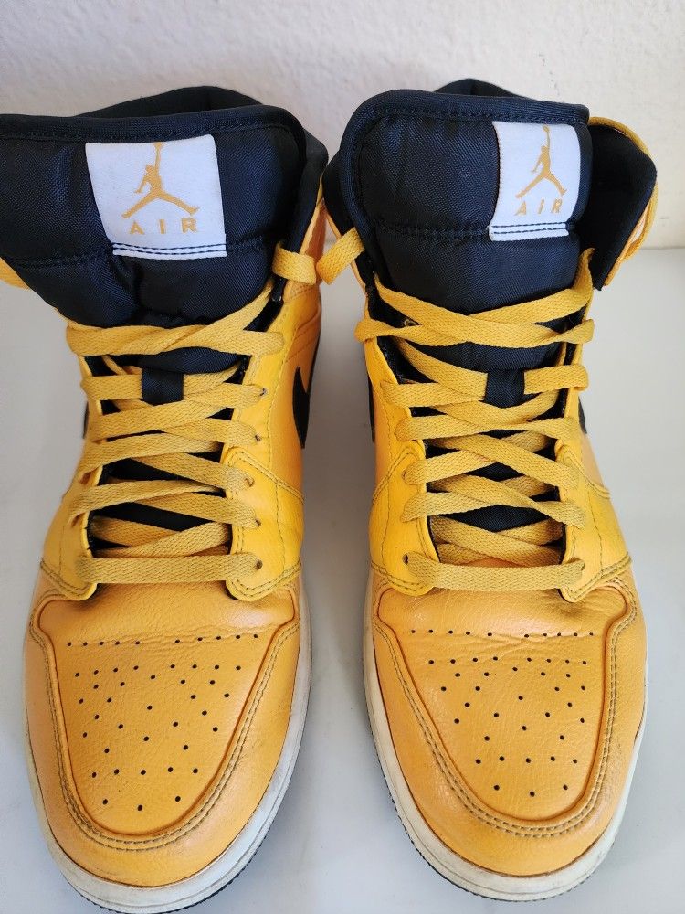 Nike Men's Jordan 1 Mid University Gold Black