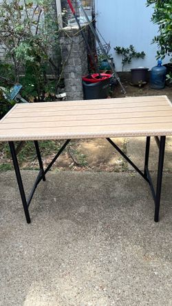 Outdoor/Indoor  Table