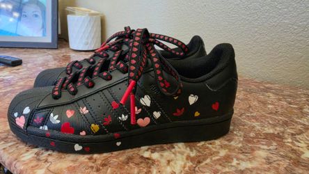 Adidas girls shoes size 5 worn once