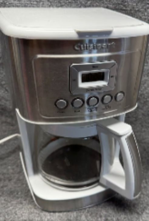 White/cuisinart/coffeepot(65$)