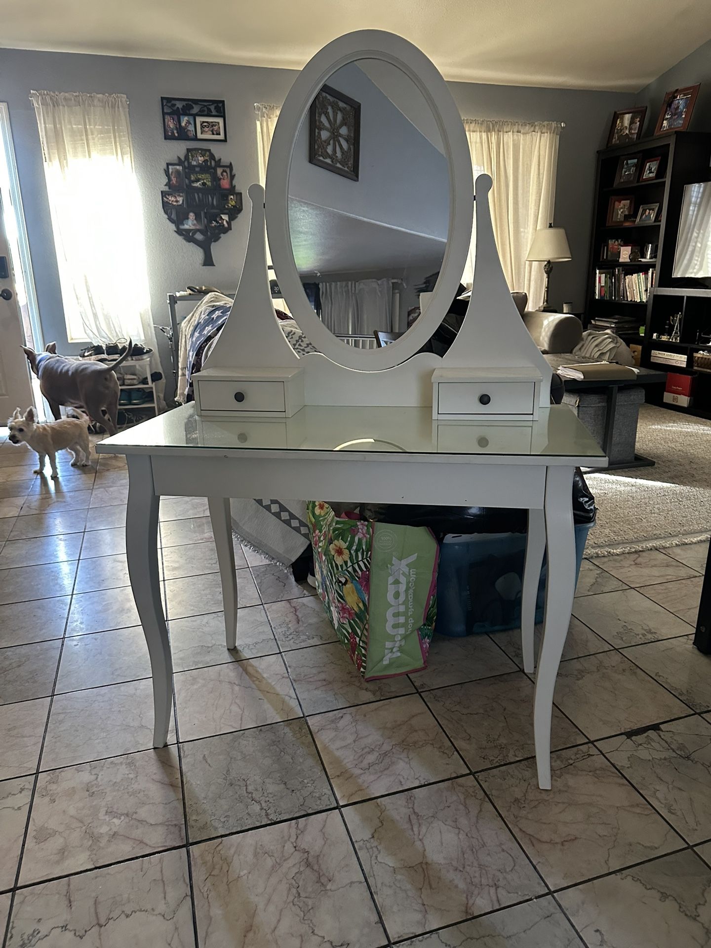Full Size Vanity - 125$