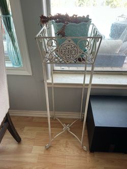 White Wrought Iron Plant Stand