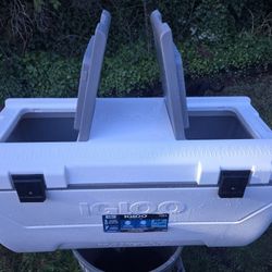 IGLOO COOLER. MAXCOLD.