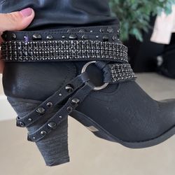Cowgirl Ankle Boots Black With Belts 