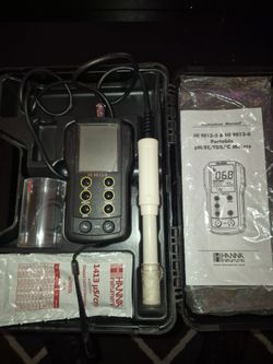 Hanna Instruments HI9813-6 portable pH/EC/TDS/temperature meter kit. 