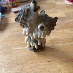 Wolf Statue