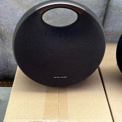 Harman Kardon Onyx Studio 6 Portable Bluetooth Speaker 
