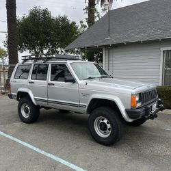 1989 Jeep Cherokee XJ Pioneer 4x4 Silver