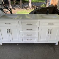 Double sink countertop + cabinets