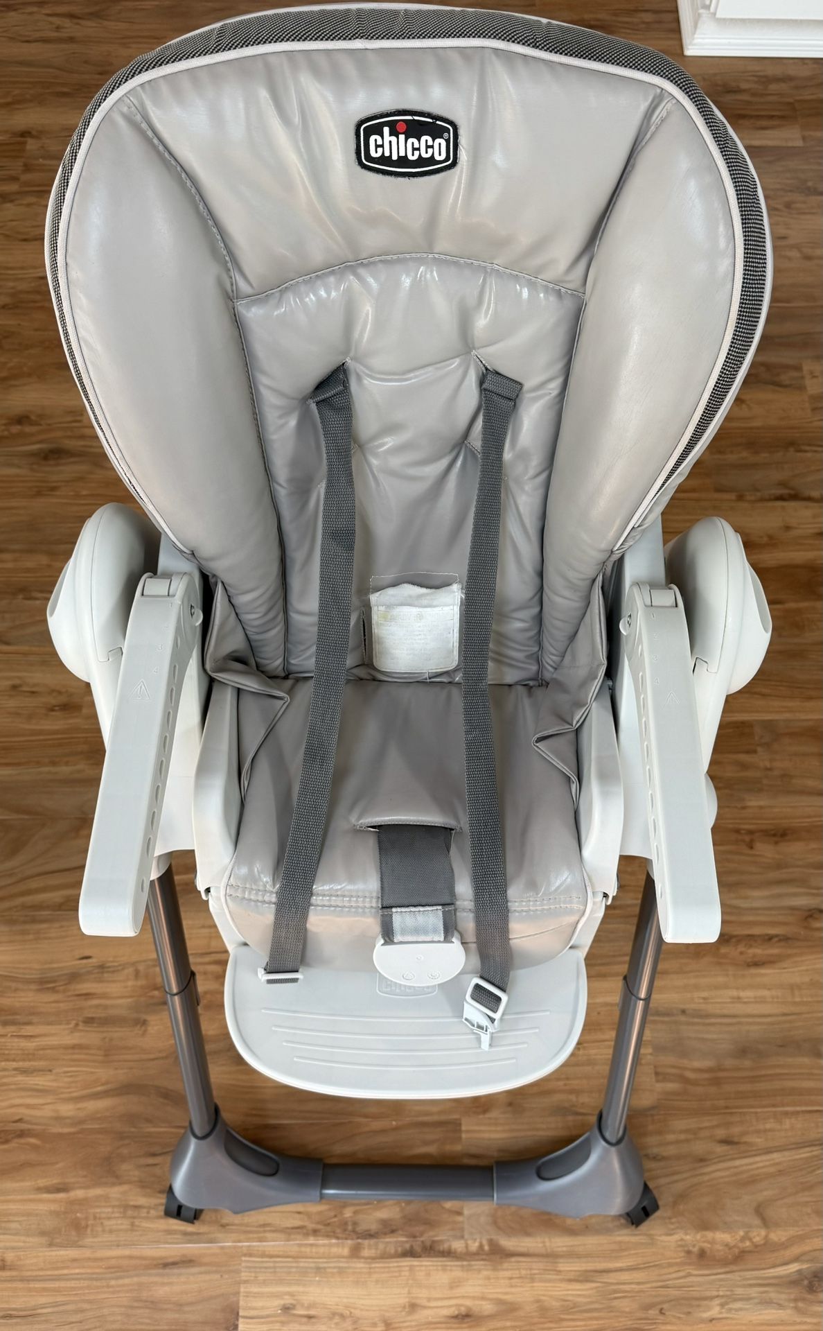 Chicco Polly2Start Baby Highchair - Slightly Used Condition : Perfect For Babies