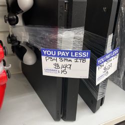 PS4 Slim 