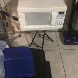 One Microwave Kenmor 