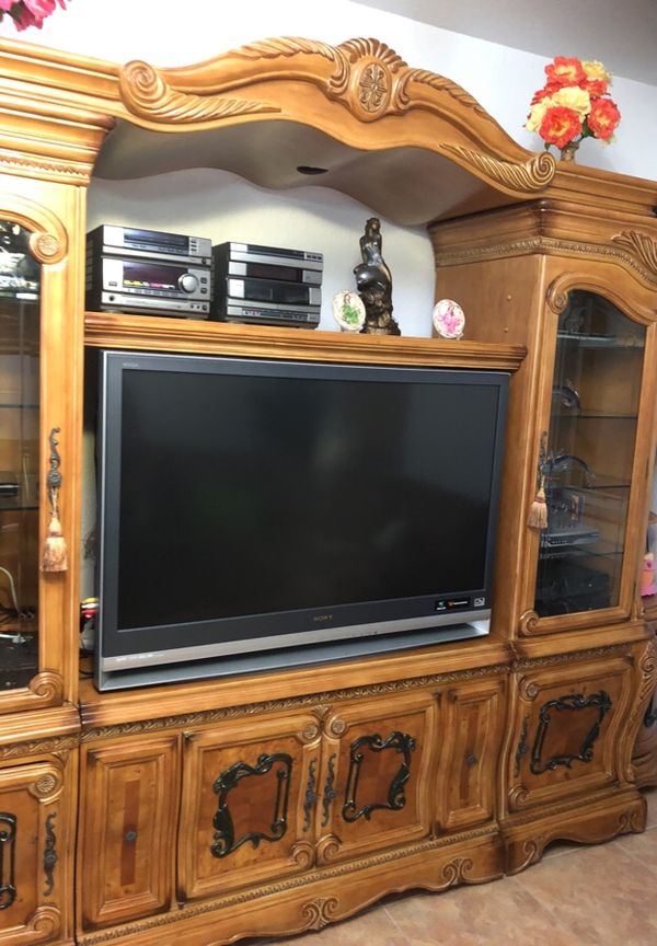 Aico Michael Amini Latte Trevi Signature Collection Entertainment Aico Michael Amini Latte Trevi Signature Collection Entertainment Center For In Hialeah Gardens Fl Offerup