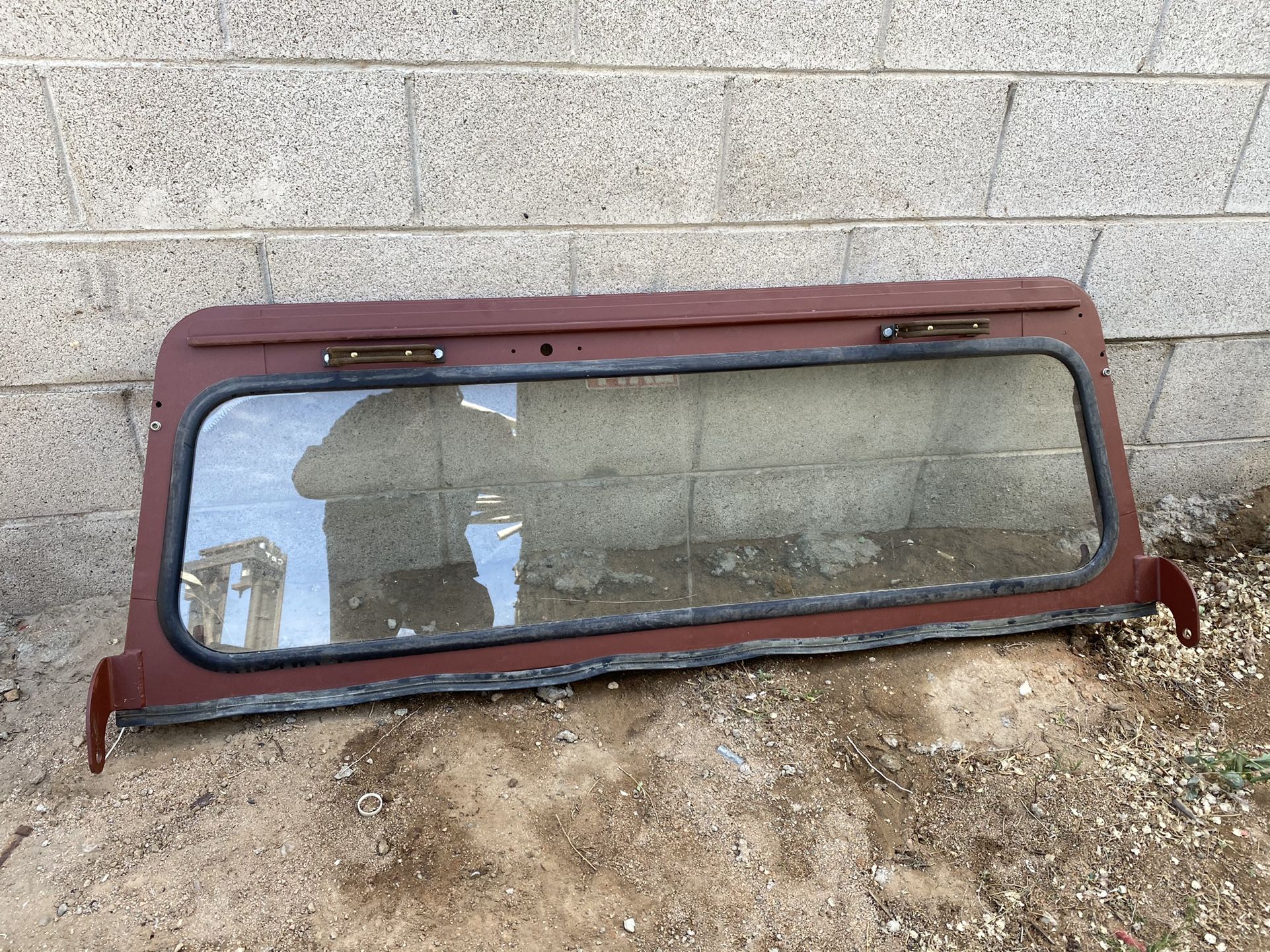 MILITARY M715 KAISER JEEP WINDSHIELD/ FRAME