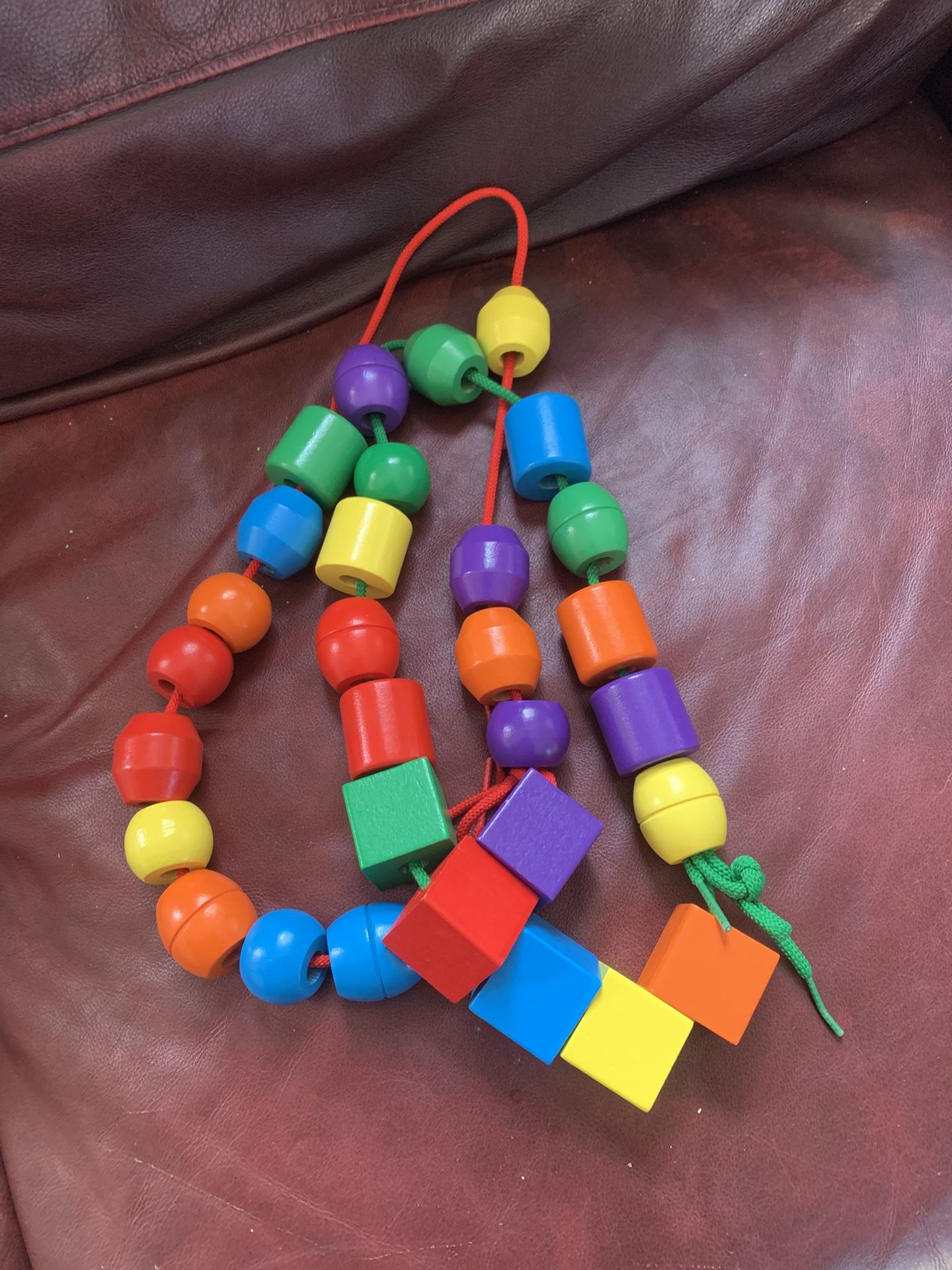 Primary Lacing Beads Melissa and Doug 30 Wooden Beads EUC
