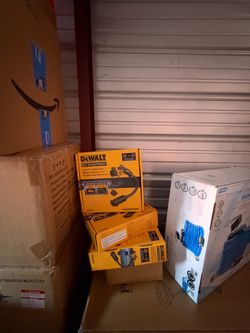 DEWALT Tesla to J1772 Charging Adapter – 40A 240V EV Charger Connector