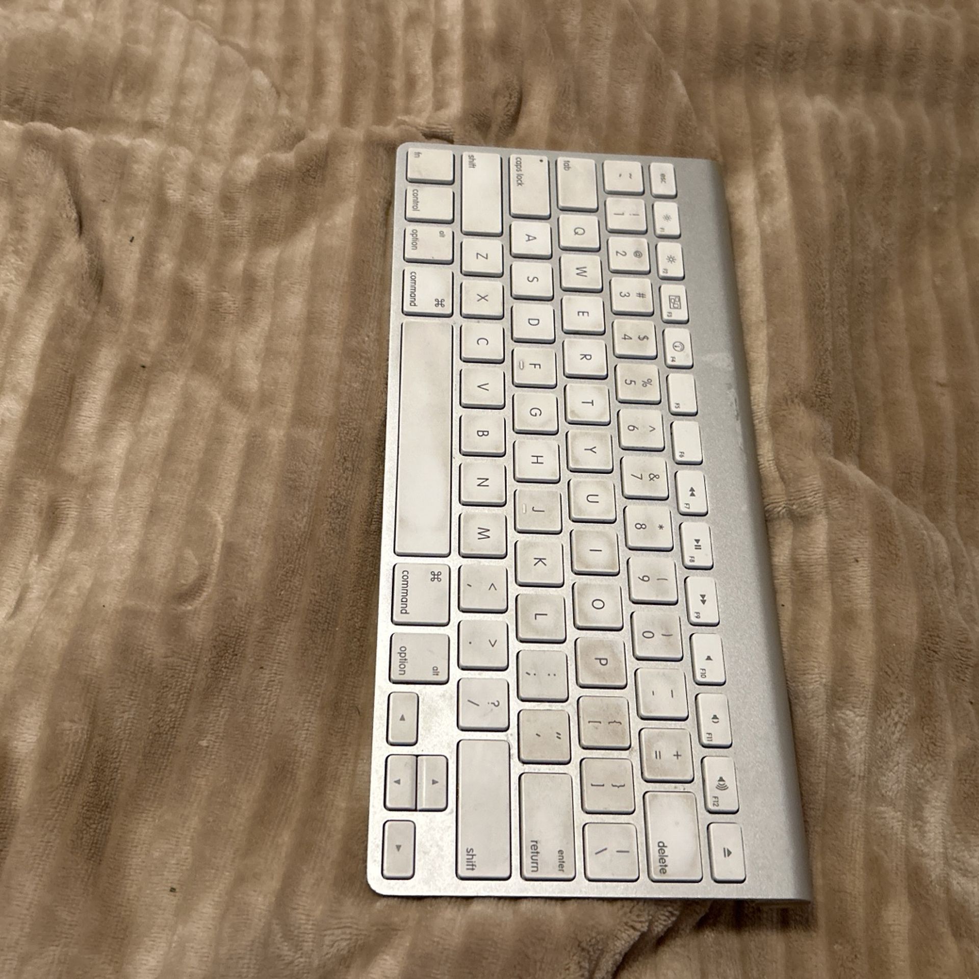 IMAC KEYBOARD