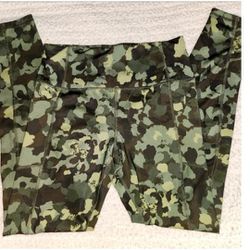 Avia Camoflouge Leggings Size Large 12 14 Nwt for Sale in Toms