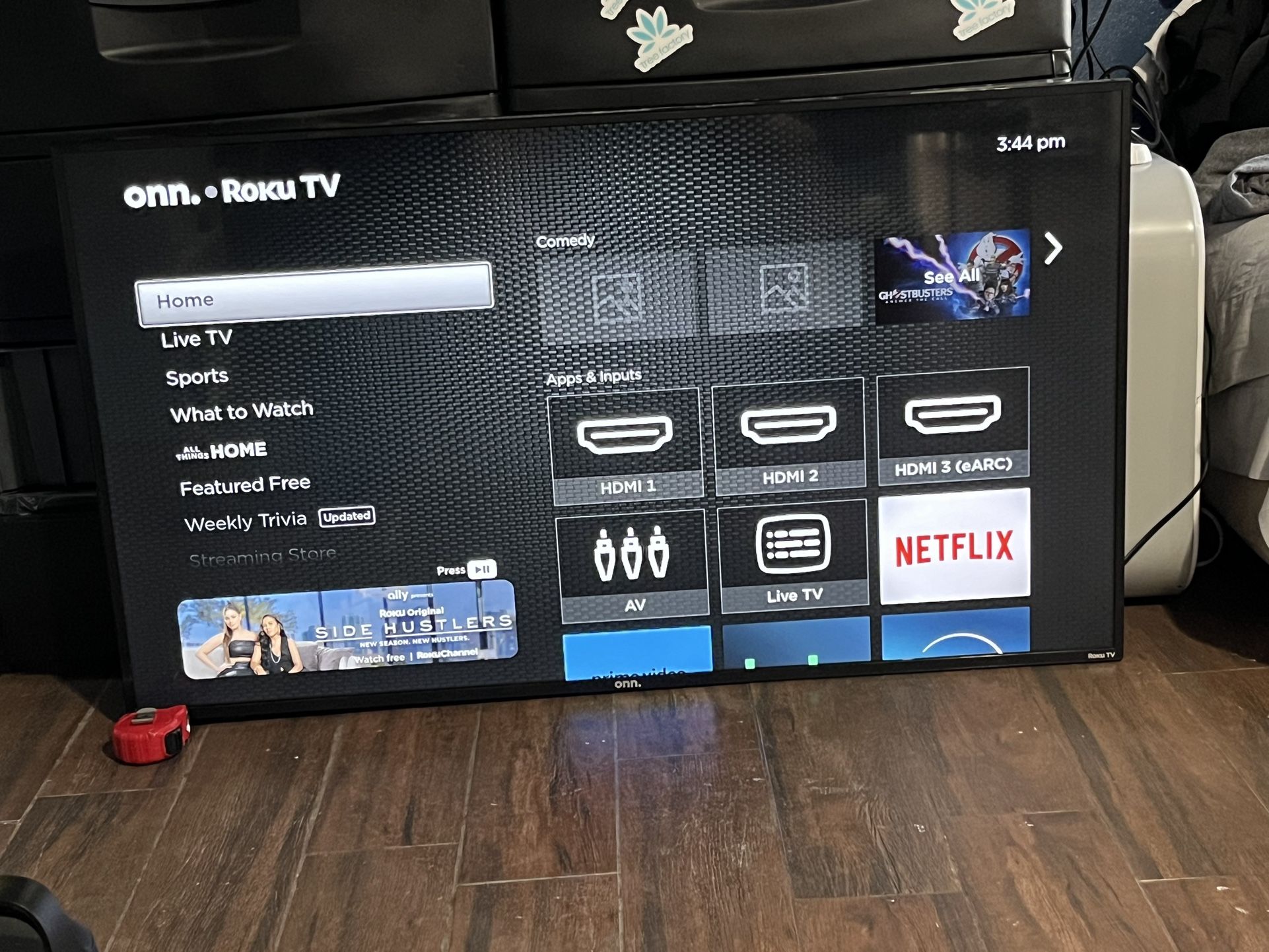 50’ ONN. Roku Tv