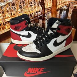 Air Jordan 1 Black Toe