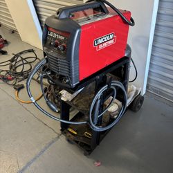 Lincoln Electric Welder LE31MP 