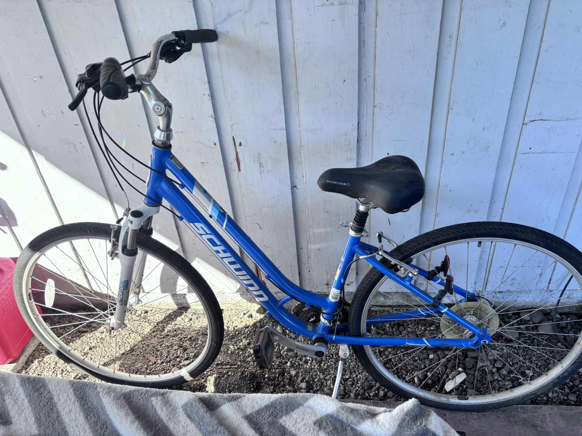 Schwinn Fremont Hybrid 21 Speed