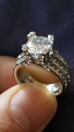 Gorgeous Women's wedding engagement promises ring size 6