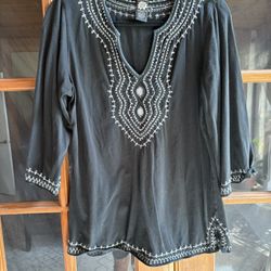 Women’s Embellished Black & White Tunic