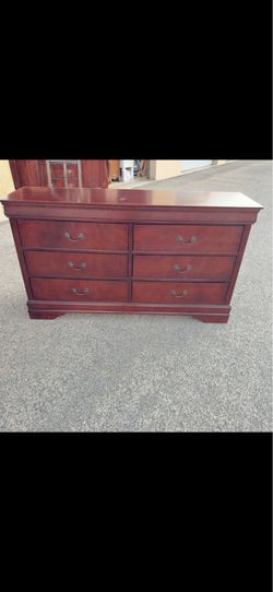 🥰BEAUTIFUL BEDROOM SET: DRESSER/6 DRAWER, MIRROR, TALL CHEST (5 DRAWER), NIGHTSTAND🥰