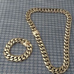 New 18k Yellow Gold Cuban Link Chain and Bracelet 