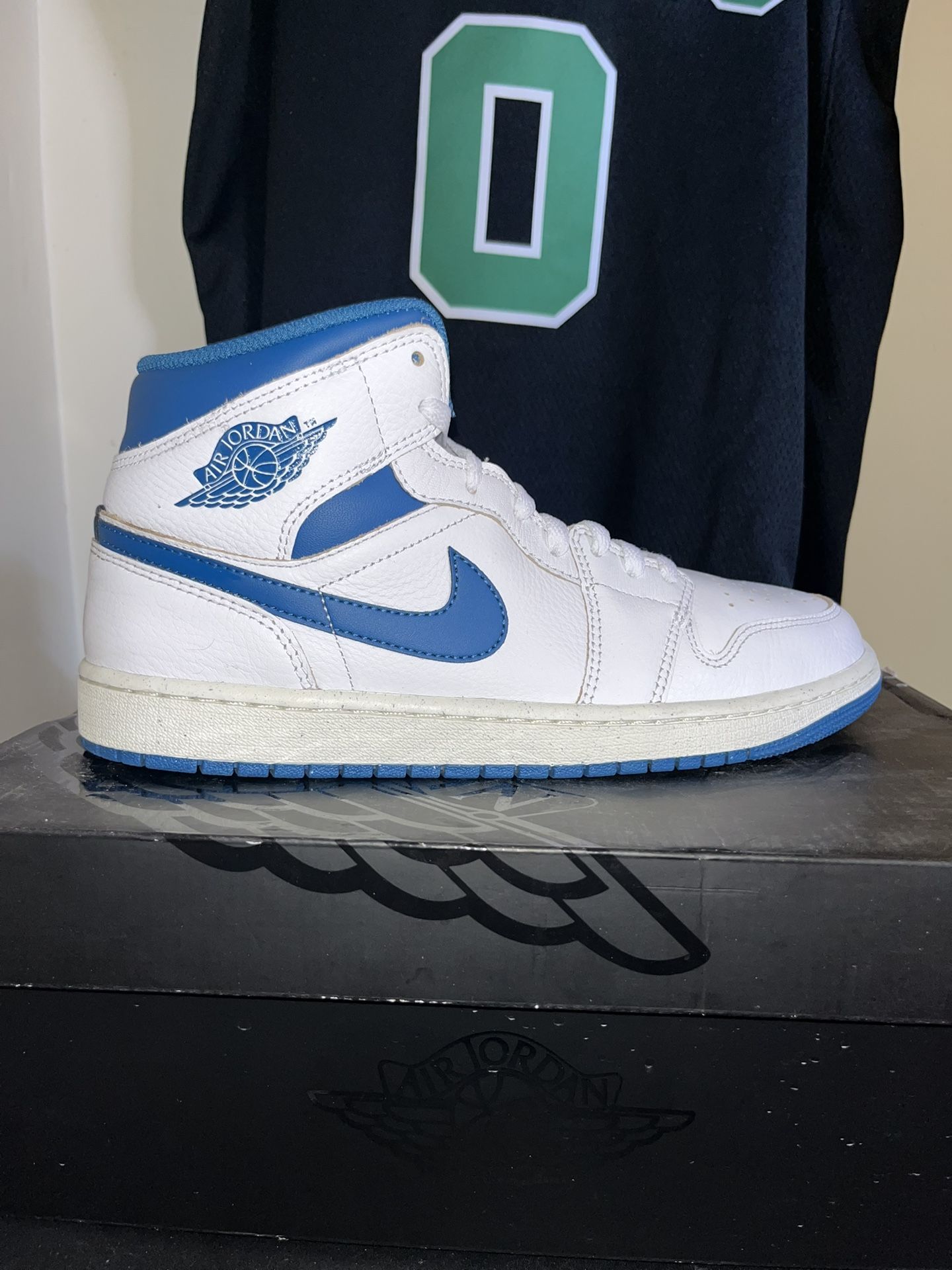 Jordan 1 Mid SE “Industrial Blue”