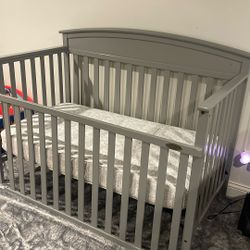 Graco Benton 5-in-1 Converable Crib