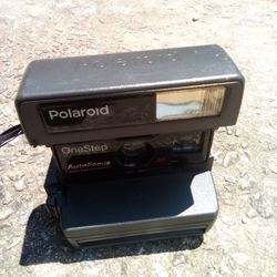 Polaroid One-step Autofocus Camera