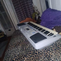 Random keyboard that half works