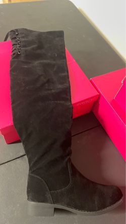 Black Flat boots