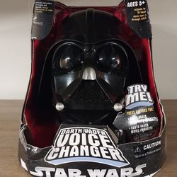 Hasbro Darth Vader Voice Changing Helmet 