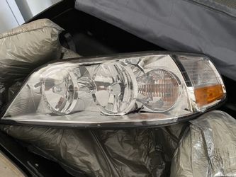 2003-2011 headlight driver side