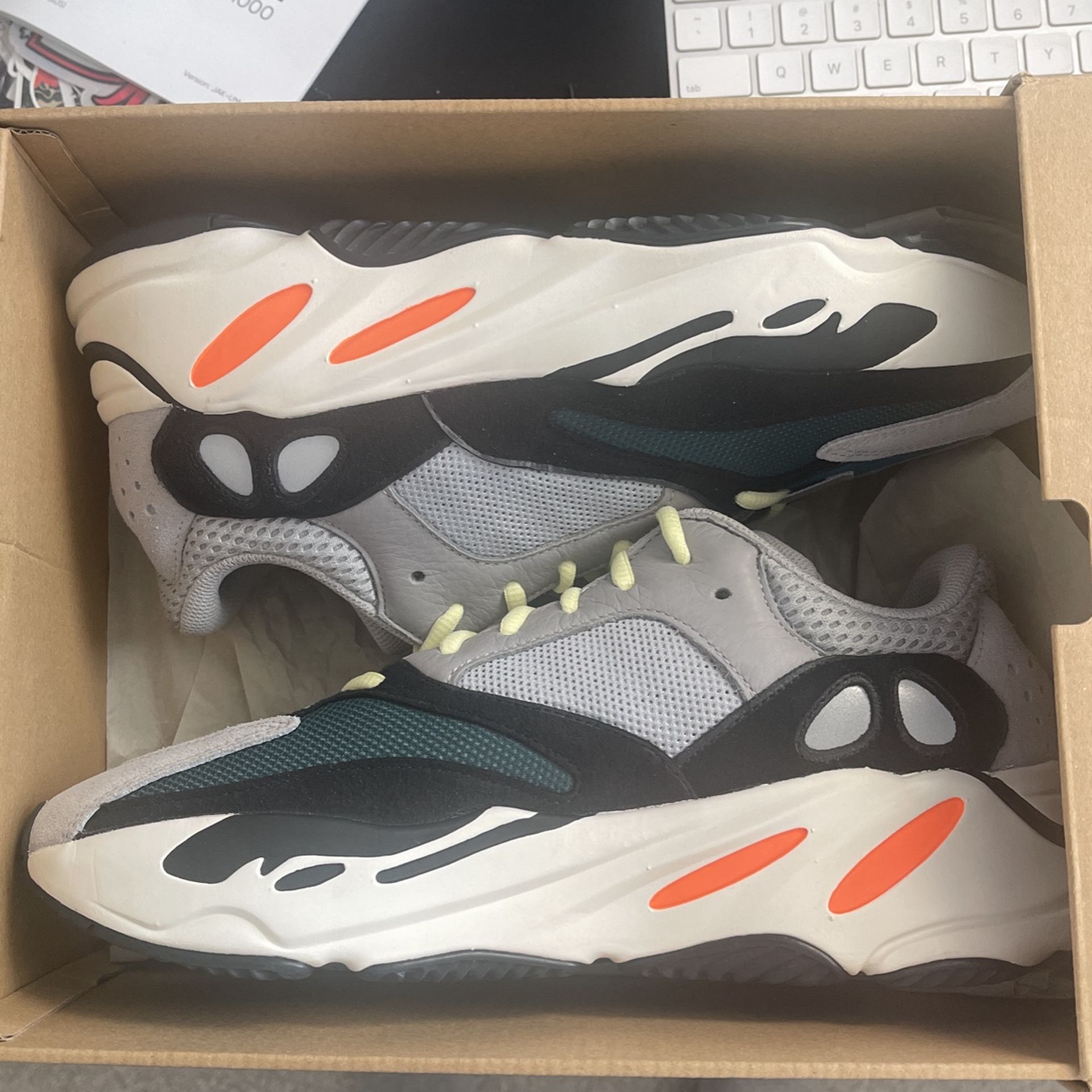 Yeezy 700 Waverunner Sz 10