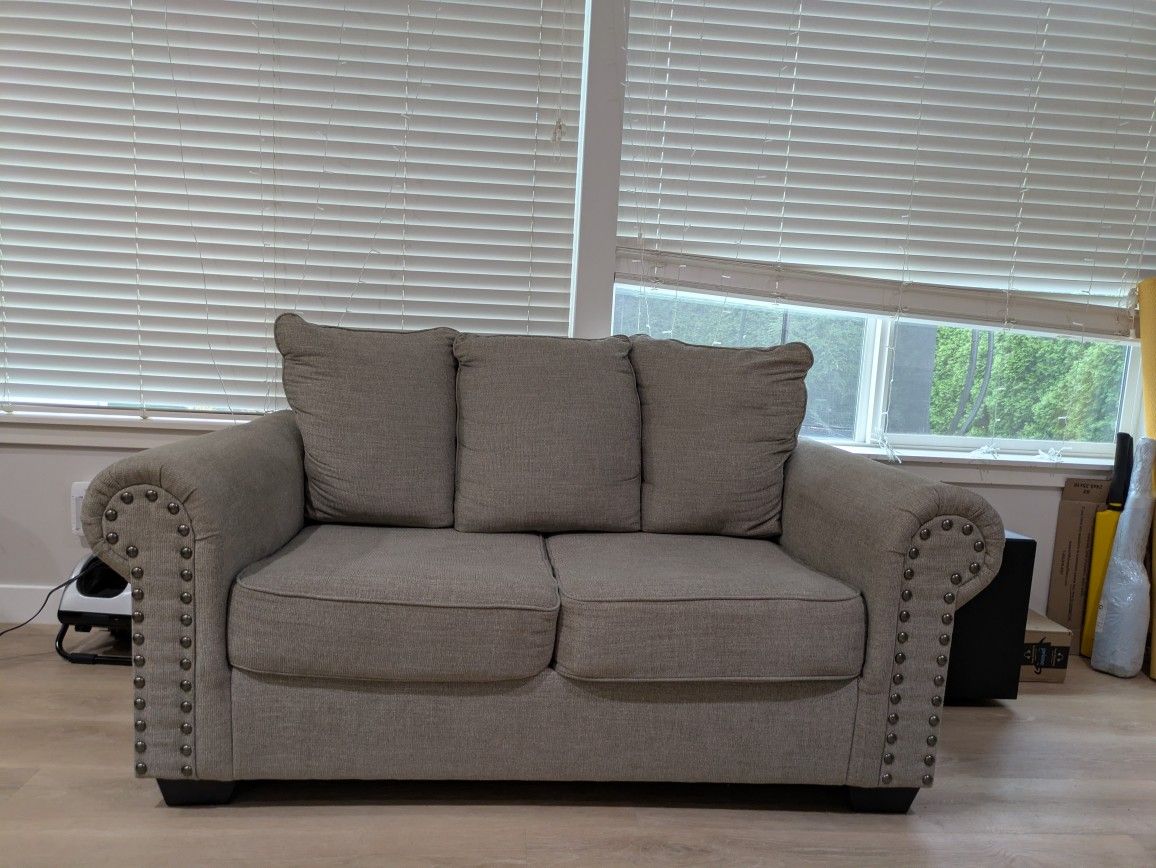 Ashley Zarina Loveseat with Nailhead 