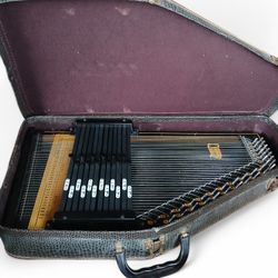 Vintage Early 60's Autoharp In Awesome Condition W/ Case, Tuner, + Books