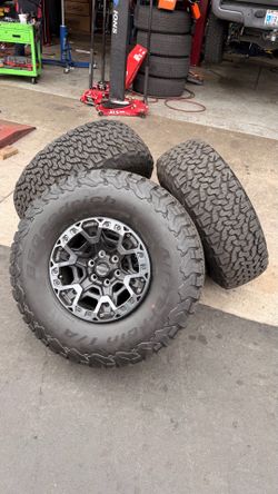 Raptor OEM Wheels 17’s