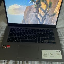 ASUS Laptop 