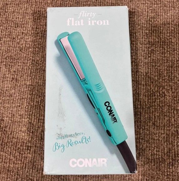 Conair Flirty Mini Flat Iron – Like New
